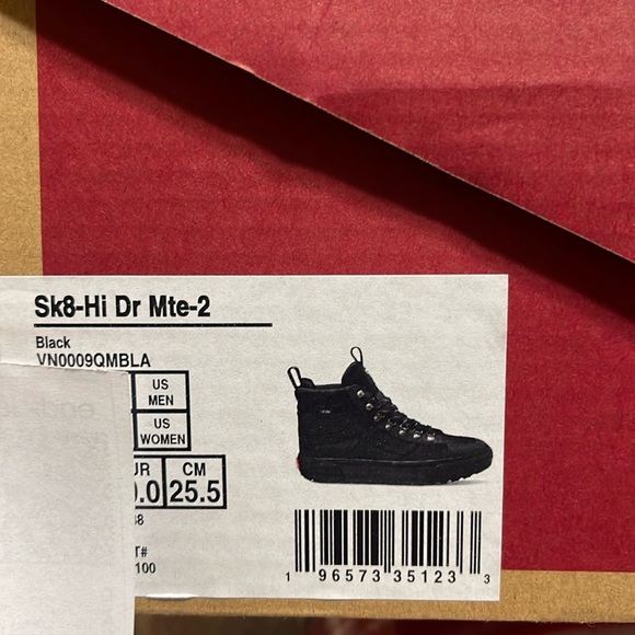 Vans WMNS Sk8-Hi Dr Mte-2
Black
VN0009QMBLA
Boots Sneakers - Picture 16 of 16